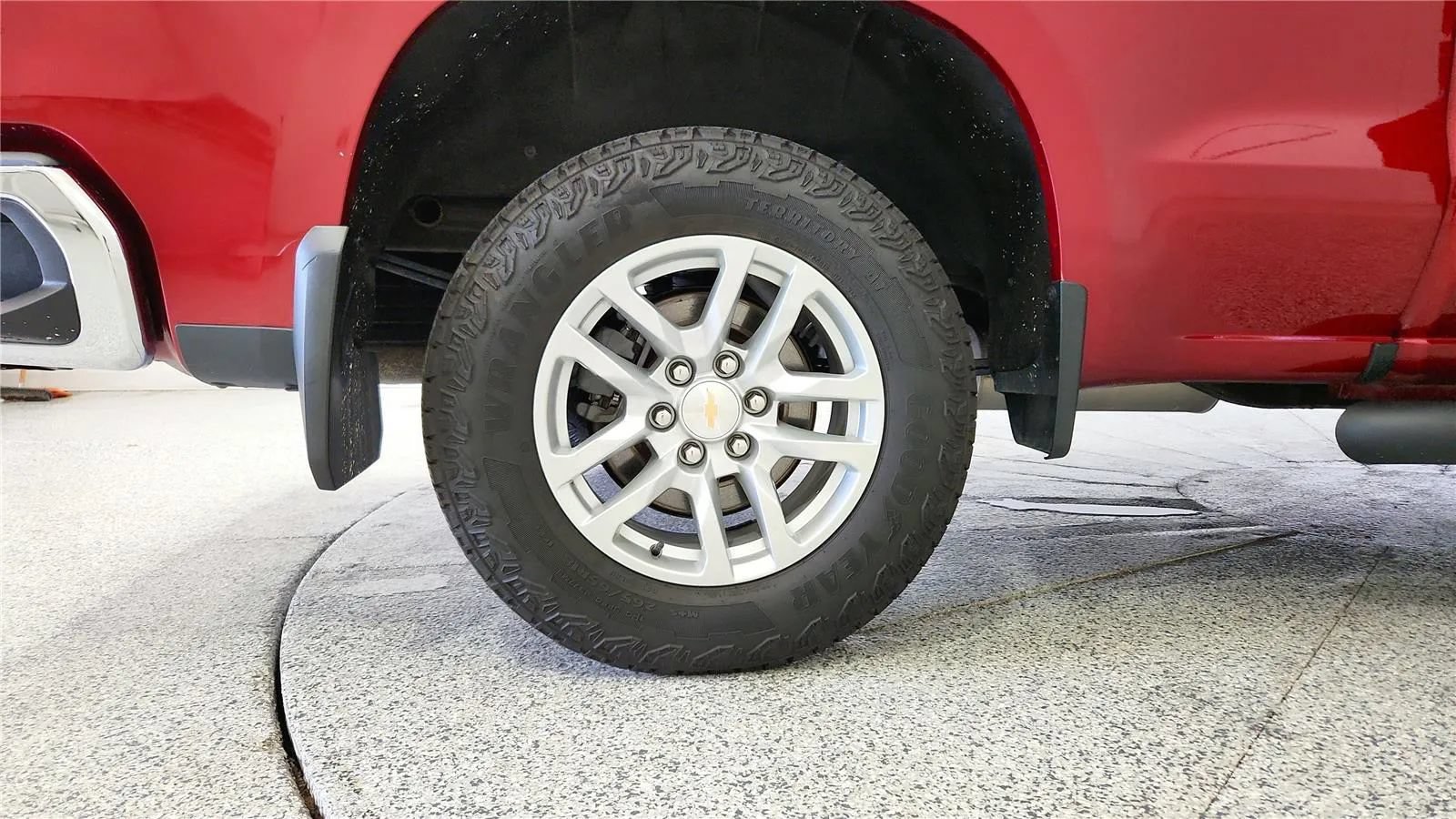 Used 2022 Chevrolet Silverado 1500 LT w/ Z71 Off-Road Package AWD/4WD image 42