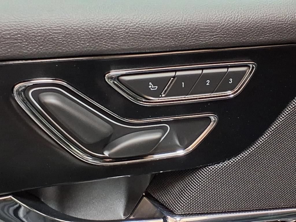 New 2025 Lincoln Corsair Reserve w/ Equipment Group 202A AWD/4WD image 14