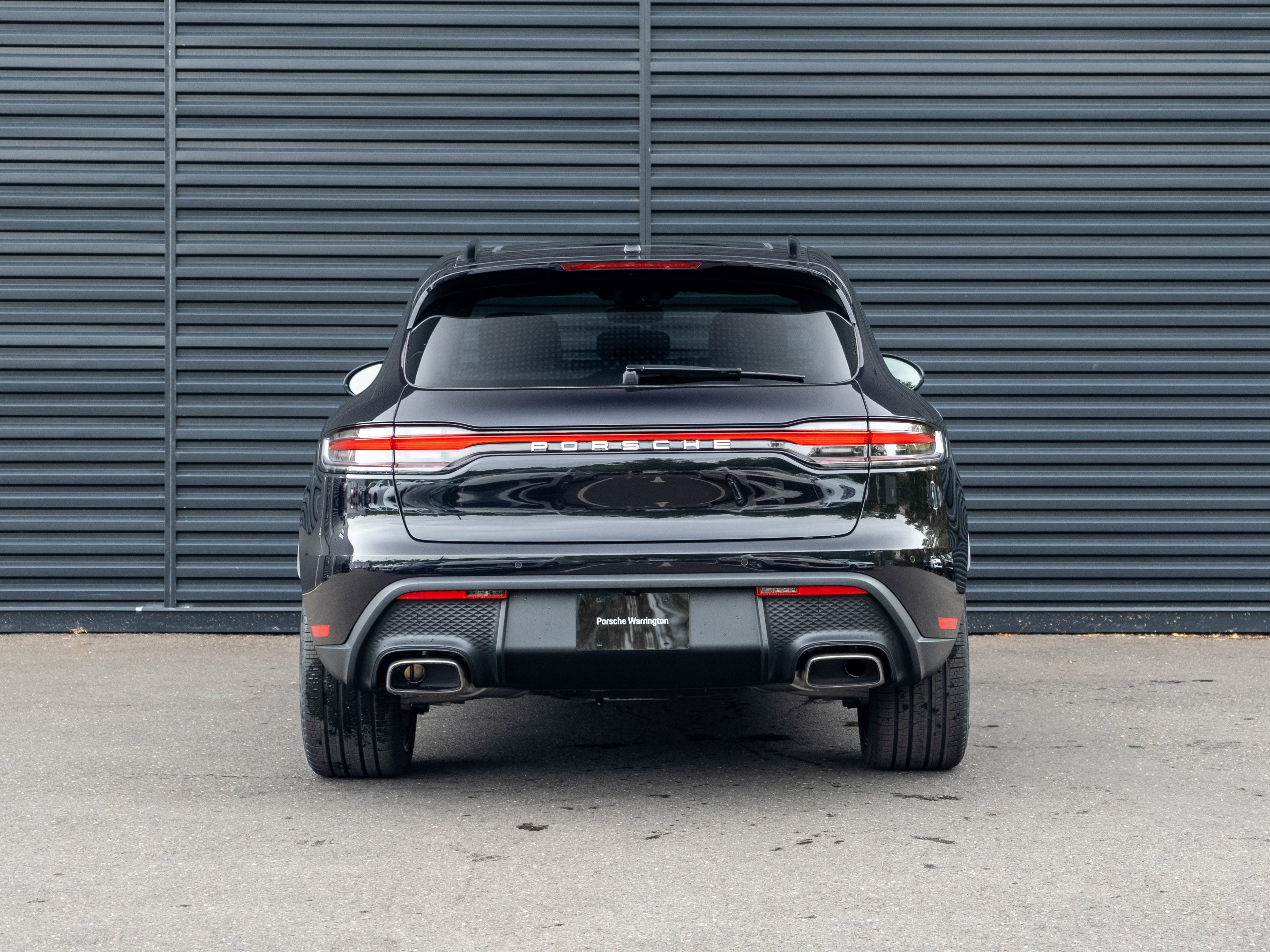 Certified 2025 Porsche Macan image 7