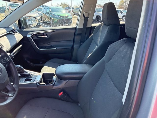 Used 2025 Toyota RAV4 XLE image 24