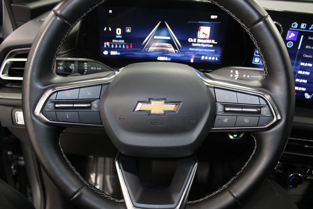 Used 2024 Chevrolet Traverse LT image 36