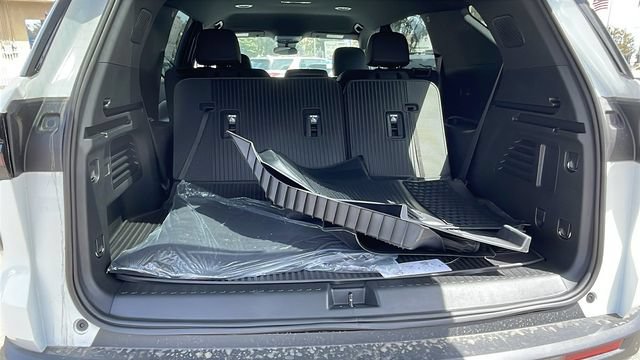 New 2026 Chevrolet Traverse LT w/ LPO, Floor Liner Package FWD image 31
