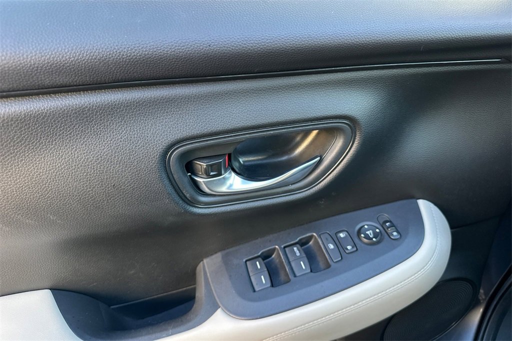 Certified 2023 Honda HR-V LX image 11