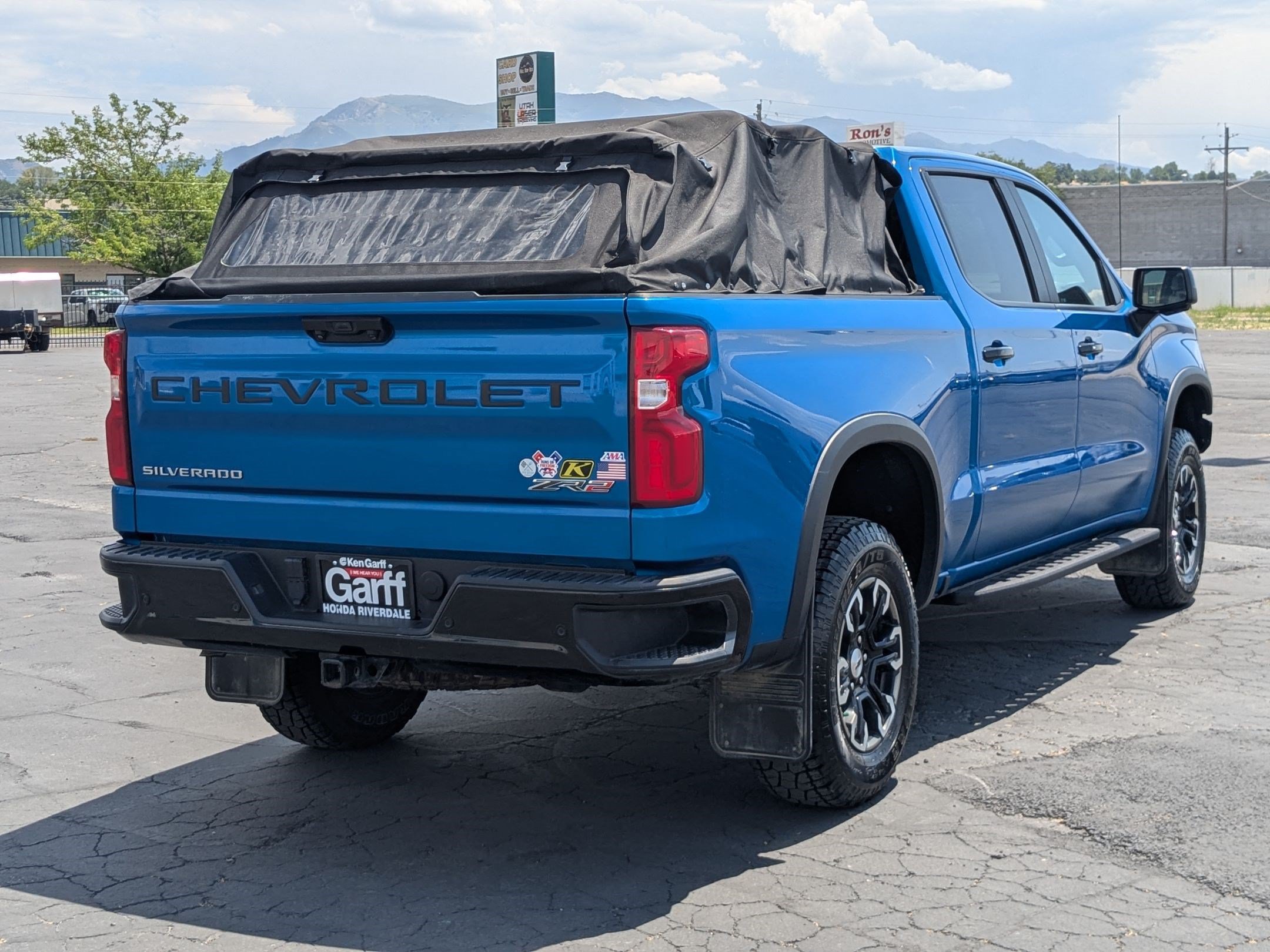 Used 2023 Chevrolet Silverado 1500 ZR2 w/ Technology Package AWD/4WD image 3
