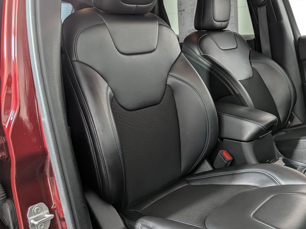 Used 2020 Jeep Cherokee Latitude Plus image 21