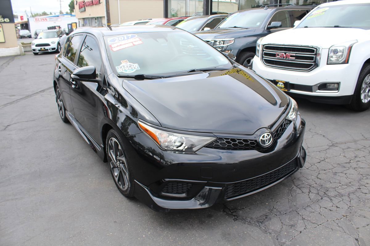 Used 2017 Toyota Corolla iM w/ Carpet Mat Package FWD image 8