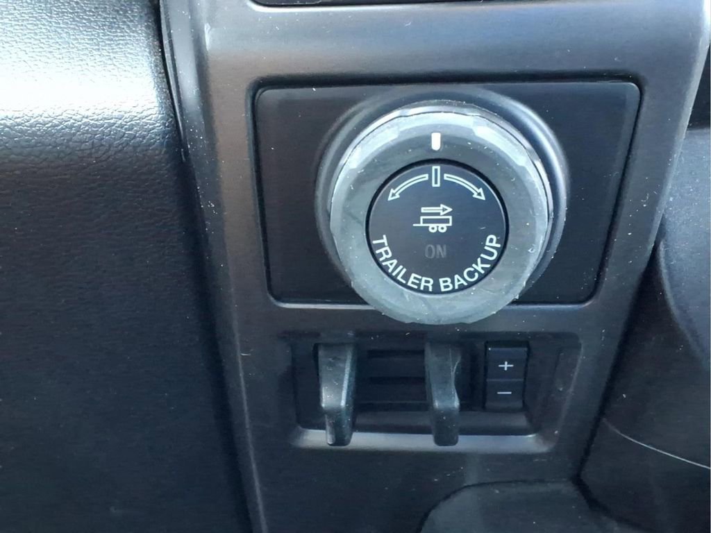 Used 2018 Ford F150 XLT w/ Equipment Group 302A Luxury AWD/4WD image 19