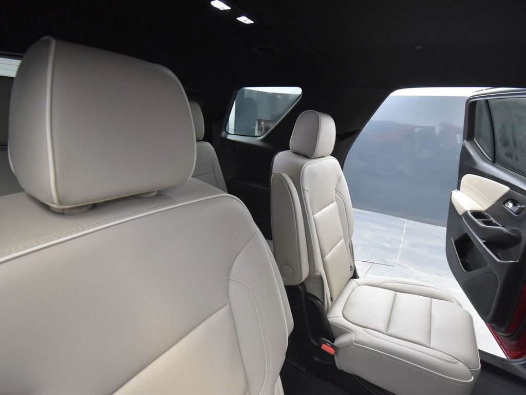 Used 2023 Chevrolet Traverse Premier image 19
