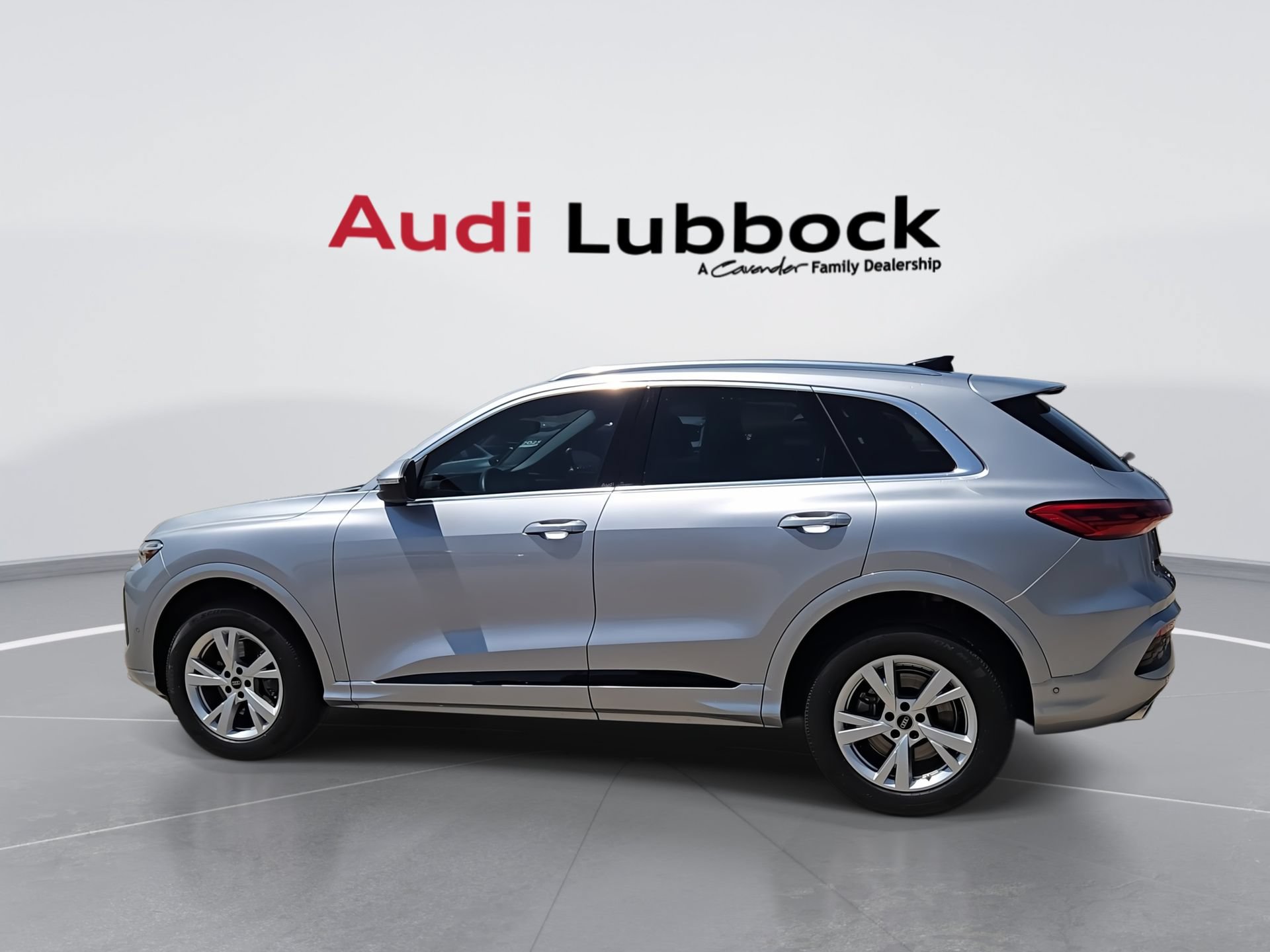 Certified 2025 Audi Q5 Premium w/ Convenience Package AWD/4WD image 6