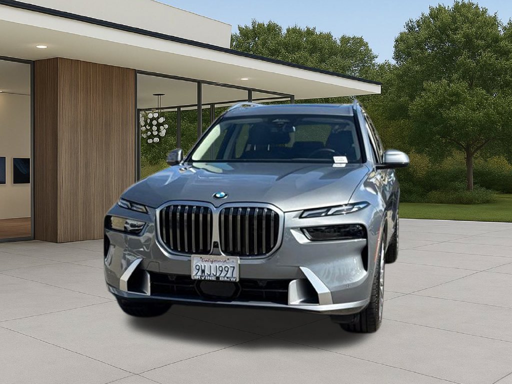 Used 2026 BMW X7 xDrive40i AWD/4WD image 3