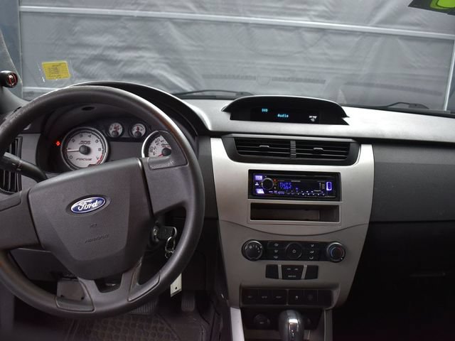Used 2010 Ford Focus SE FWD image 8