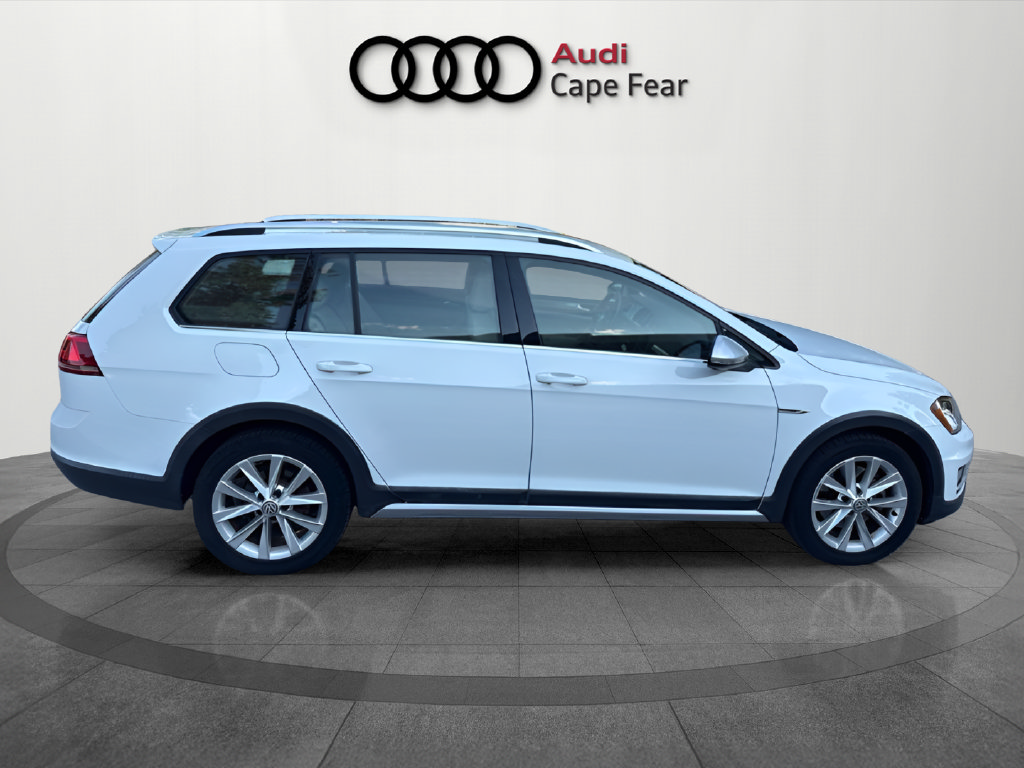 Used 2017 Volkswagen Golf Alltrack S AWD/4WD image 8