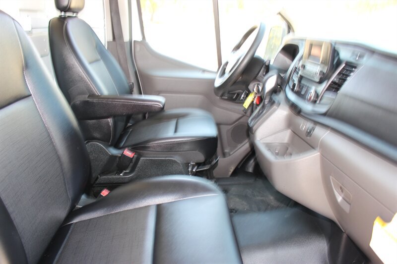Used 2024 Ford Transit 250 148 Medium Roof RWD image 19