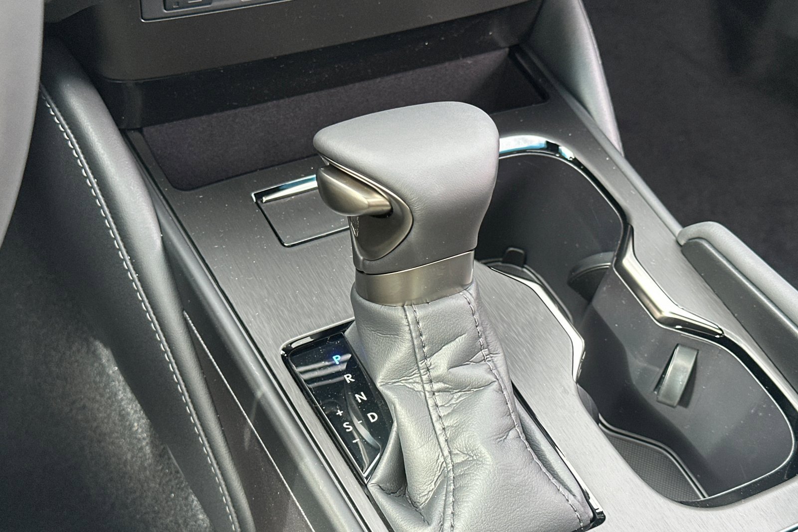 New 2025 Lexus ES 300h w/ Premium Package image 20