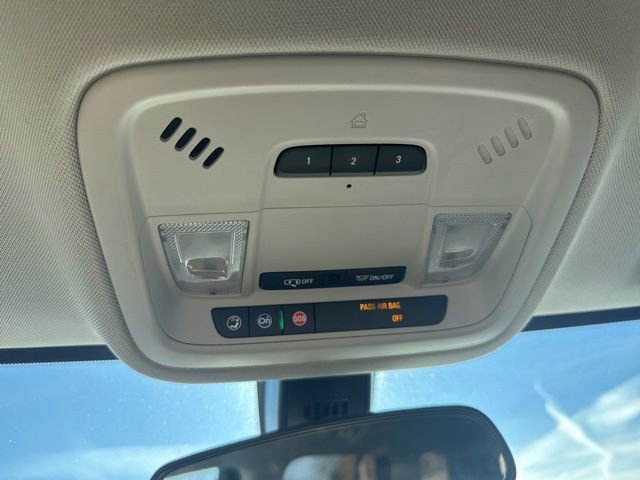 Used 2019 Chevrolet Traverse LT image 24