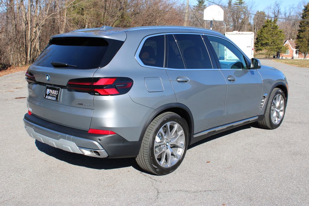 New 2026 BMW X5 xDrive50e w/ Climate Comfort Package image 8