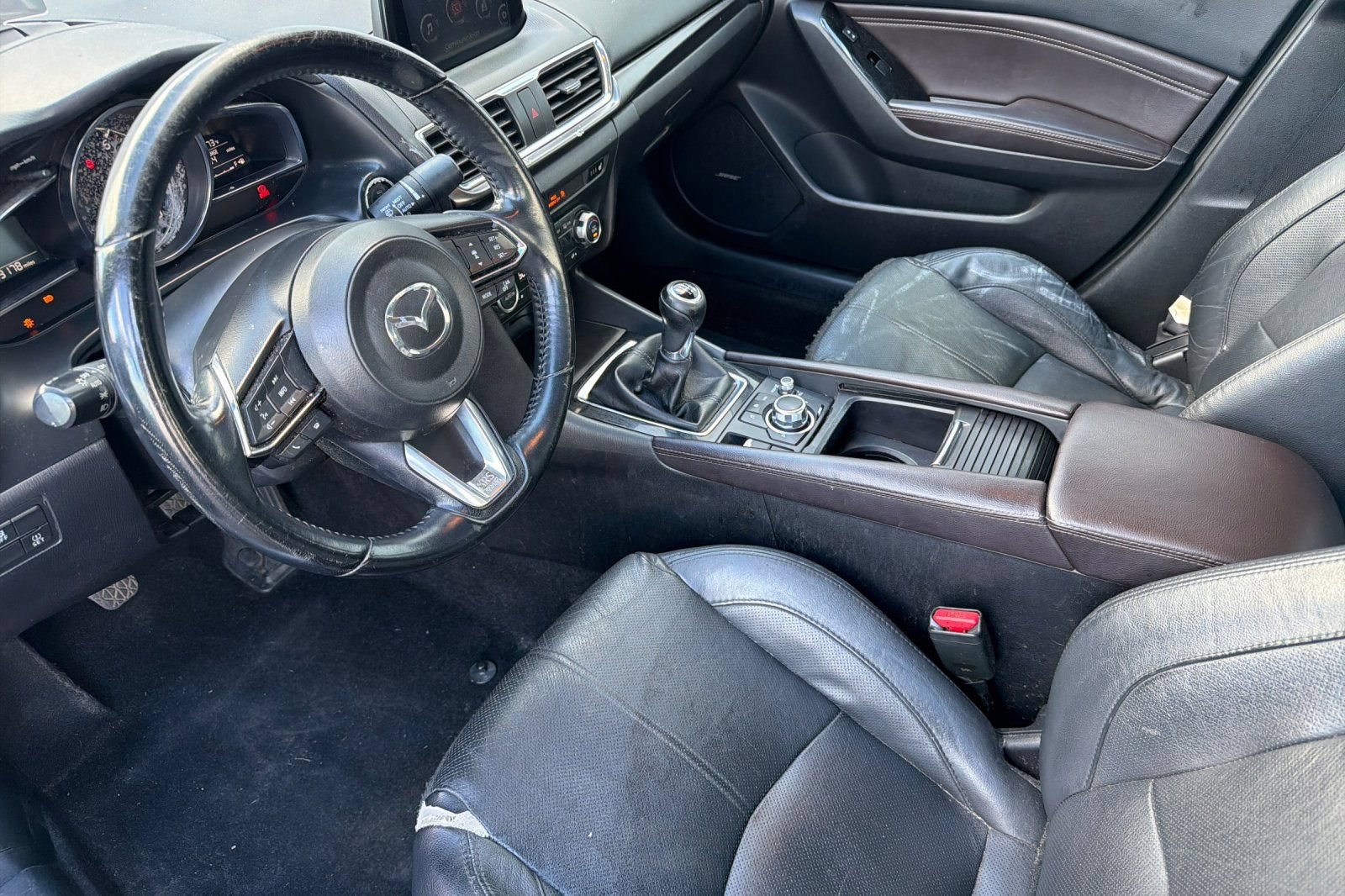 Used 2018 MAZDA MAZDA3 Grand Touring w/ Premium Equipment Package FWD image 9