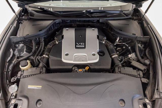 Used 2016 INFINITI Q70 3.7 AWD/4WD image 3