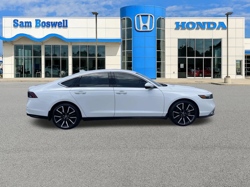 Used 2025 Honda Accord Touring image 2