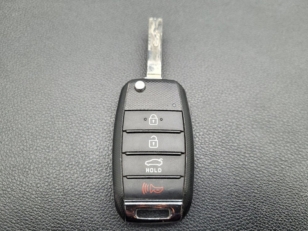 Used 2018 Kia Optima LX w/ 17" Alloy Wheels Package image 32