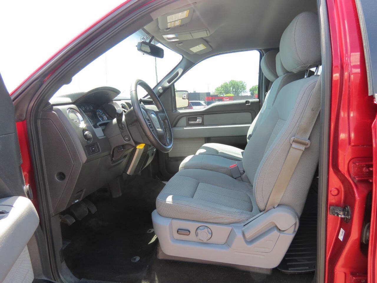 Used 2014 Ford F150 XLT w/ XLT Chrome Package AWD/4WD image 12