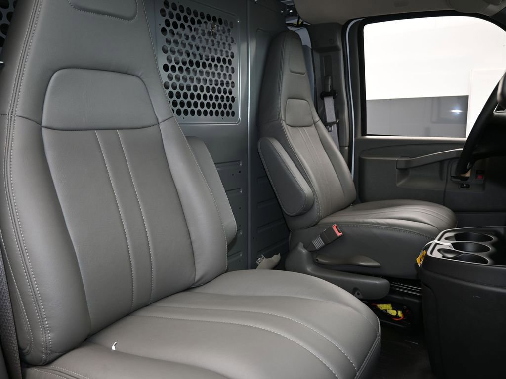 New 2025 Chevrolet Express 2500 w/ Driver Convenience Package image 34