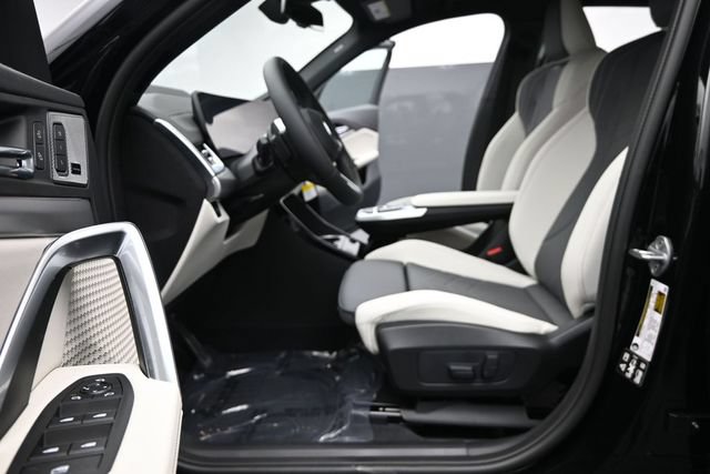 New 2026 BMW X2 xDrive28i w/ Technology Package AWD/4WD image 17