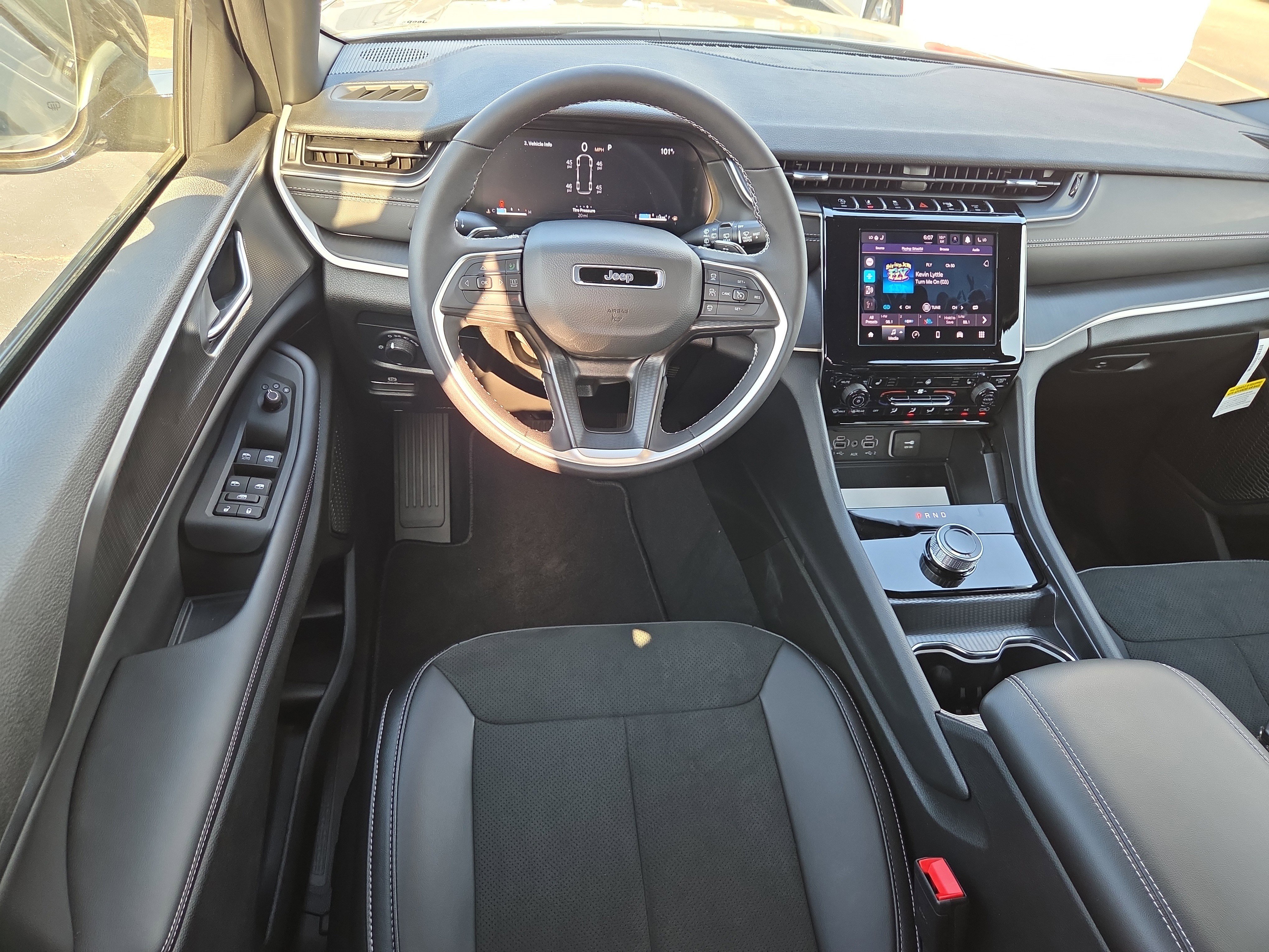 New 2025 Jeep Grand Cherokee L Altitude image 7