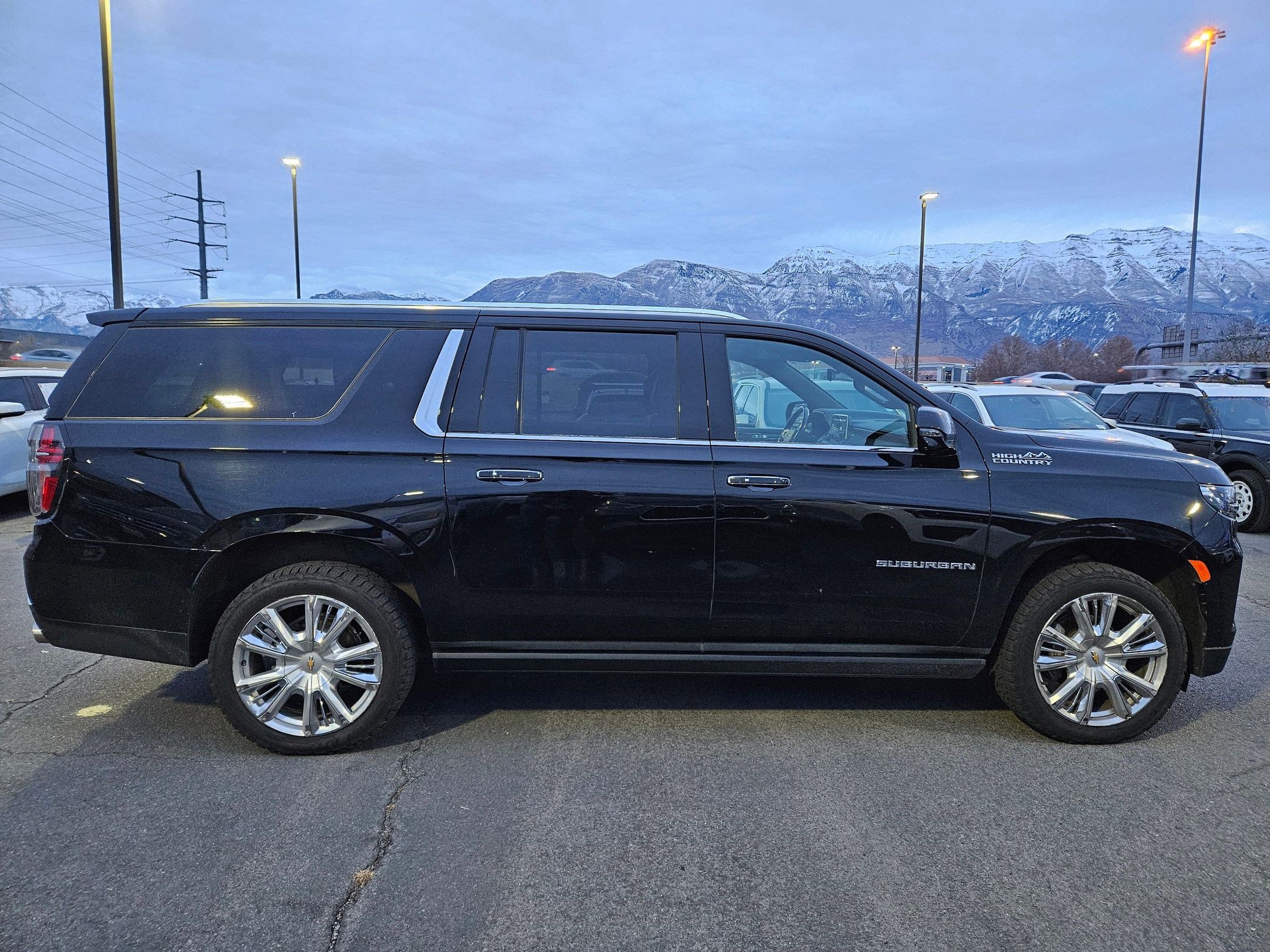 Used 2021 Chevrolet Suburban High Country w/ Premium Package image 2