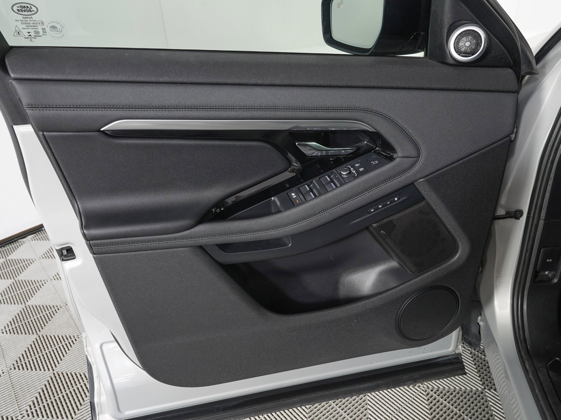 Used 2021 Land Rover Range Rover Evoque SE image 15