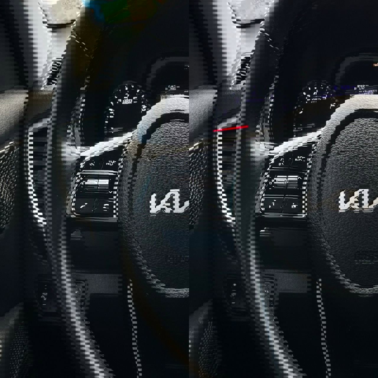 Used 2022 Kia Seltos Nightfall Edition image 13