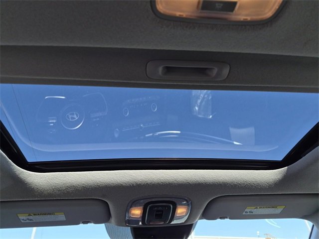 Used 2025 Hyundai Elantra SEL image 24