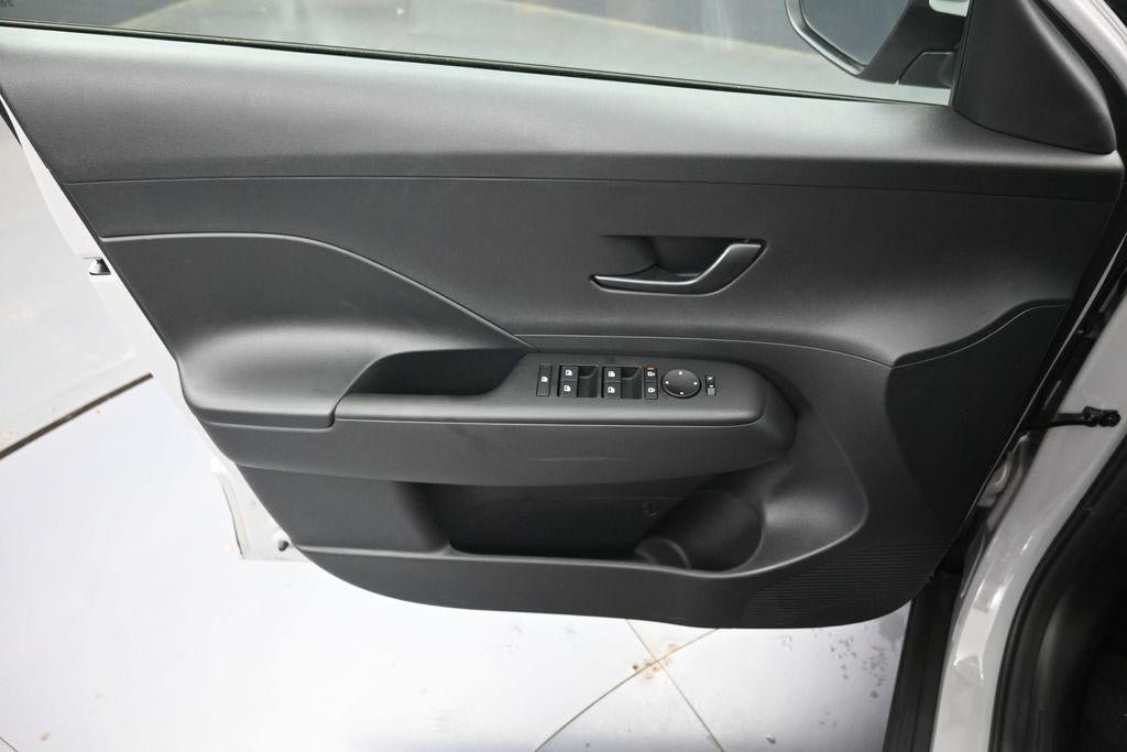 New 2027 Hyundai Kona SE FWD image 24