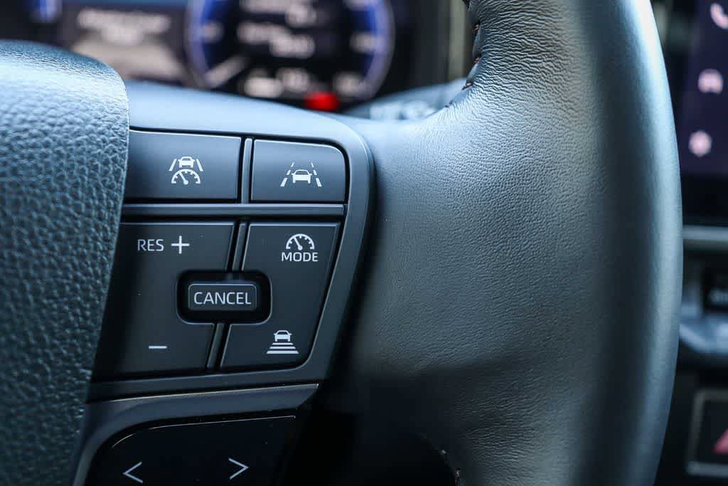 Used 2025 Toyota Camry XLE FWD image 22