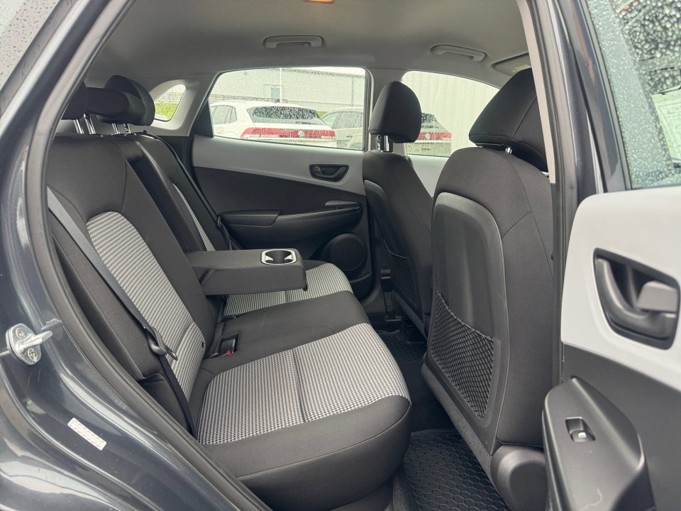 Used 2018 Hyundai Kona SE image 33