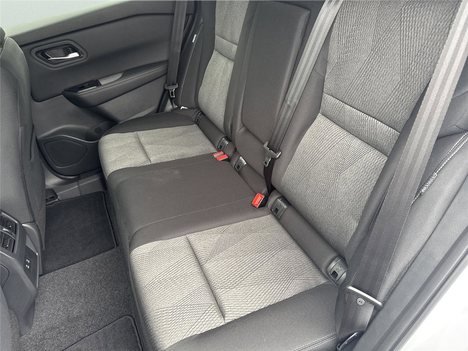New 2026 Nissan Rogue SV w/ Cold Weather Package FWD image 30