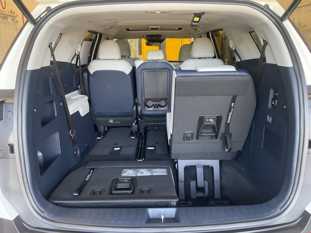 New 2026 Kia Carnival SX w/ SX Dark Edition Package image 32
