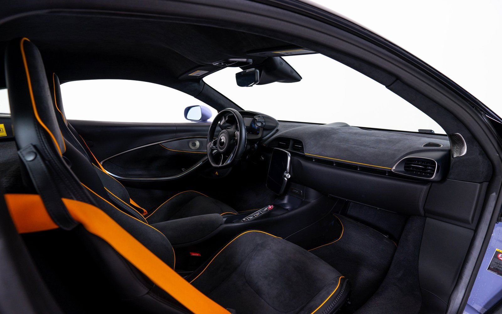 Used 2023 McLaren Artura image 20