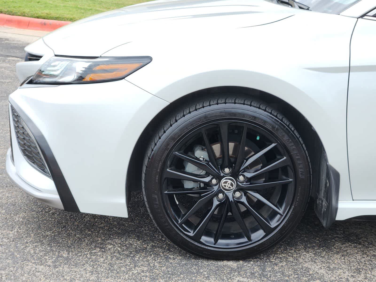 Used 2022 Toyota Camry XSE FWD image 8