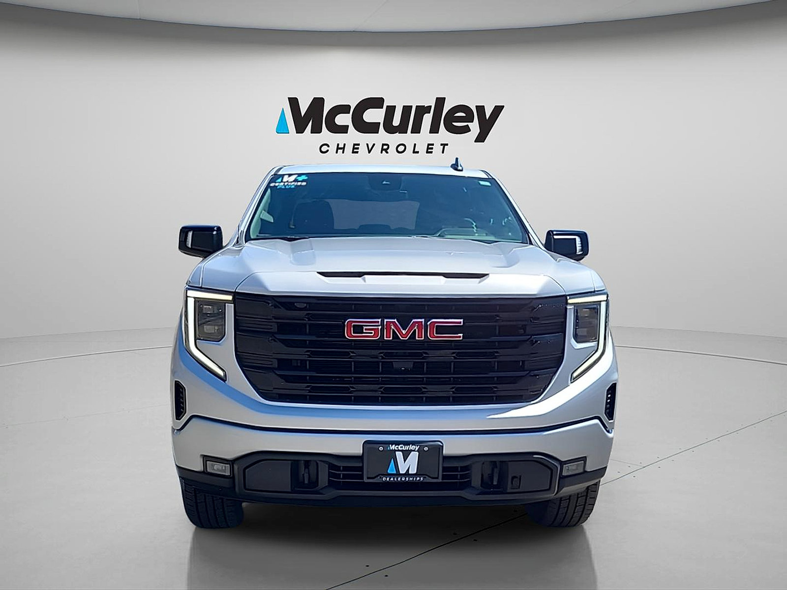 Used 2022 GMC Sierra 1500 Elevation w/ Elevation Premium Package AWD/4WD image 2