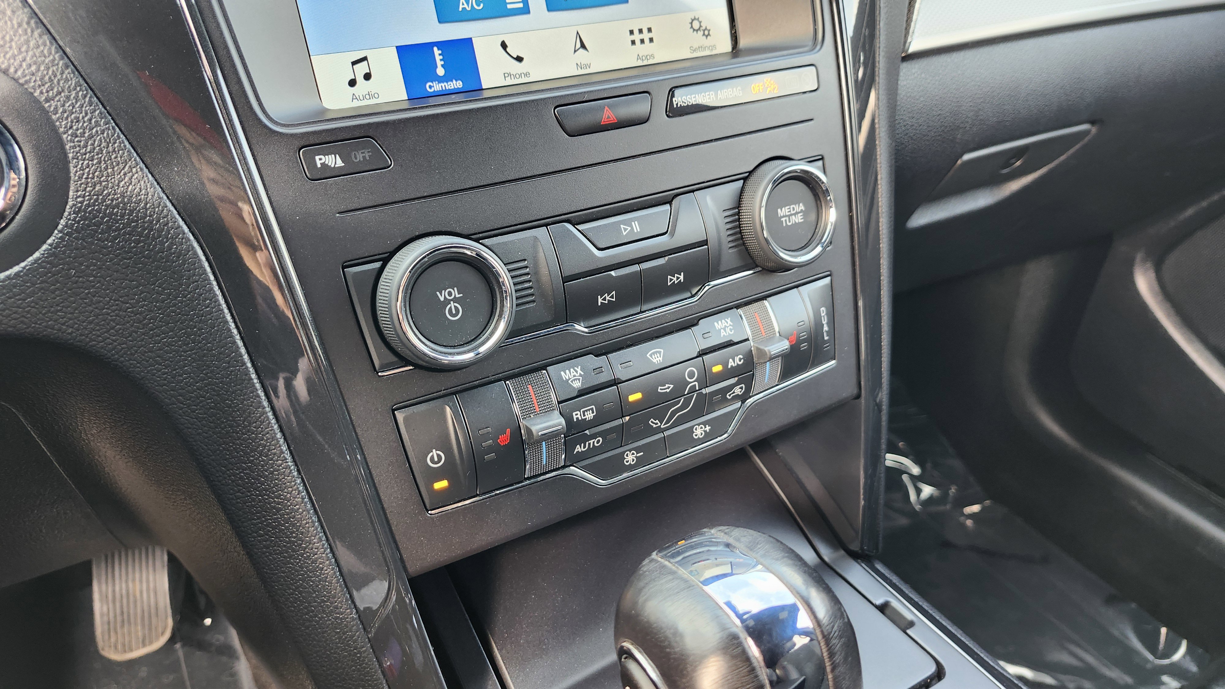 Used 2019 Ford Explorer XLT w/ Equipment Group 202A image 34