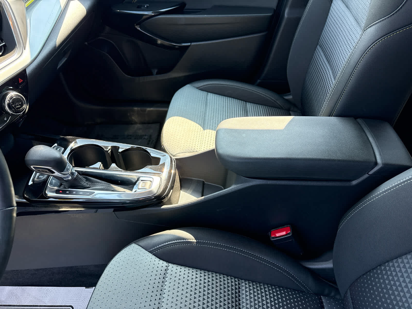 Certified 2025 Chevrolet Trax LT w/ LT Convenience Package FWD image 20