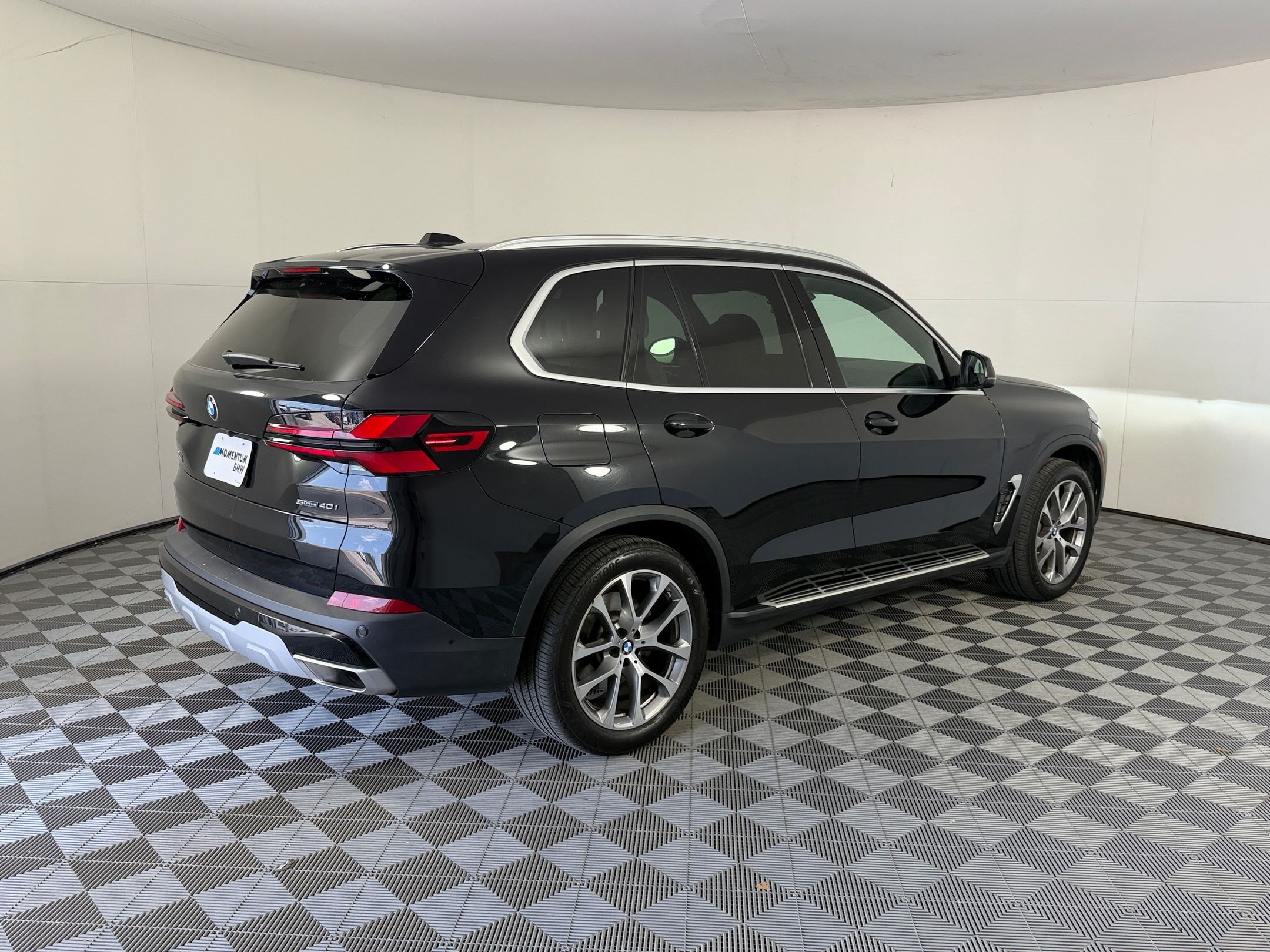 Used 2026 BMW X5 sDrive40i RWD image 9