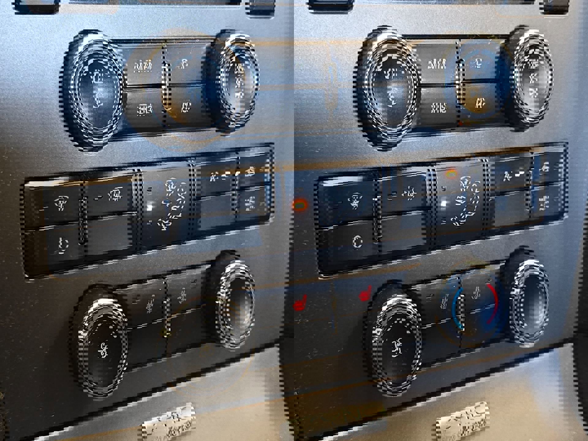 Used 2012 Ford Mustang GT Premium w/ HID Headlamps & Security Pkg image 18