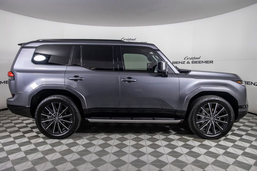 Used 2024 Lexus GX 550 550 Luxury w/ Cold Area Package image 4