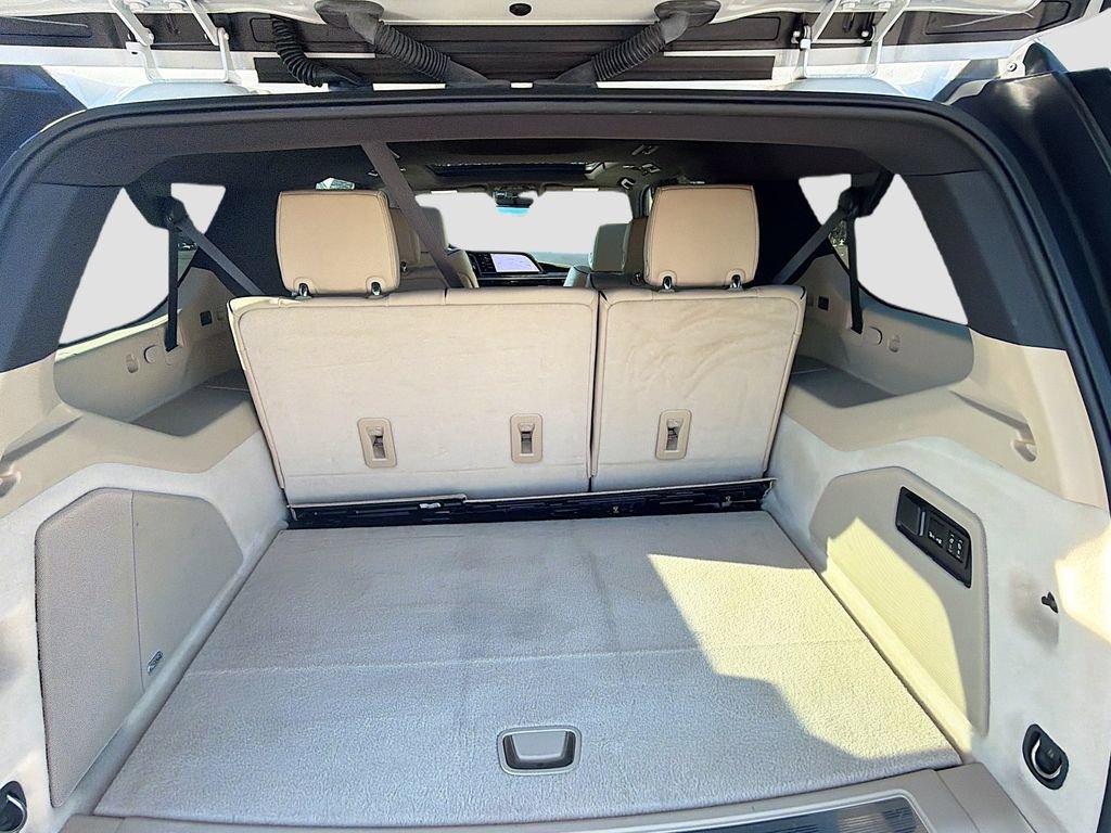 Used 2022 Cadillac Escalade ESV Premium Luxury image 28
