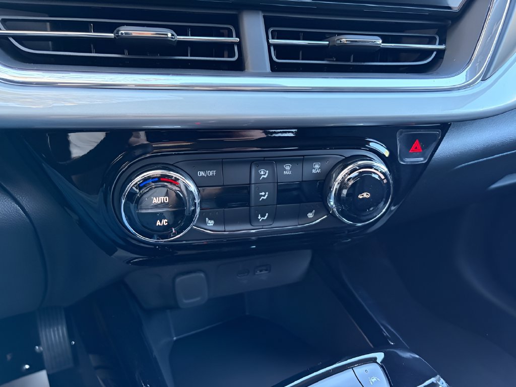 New 2026 Chevrolet Trax LT w/ Midnight Edition FWD image 23