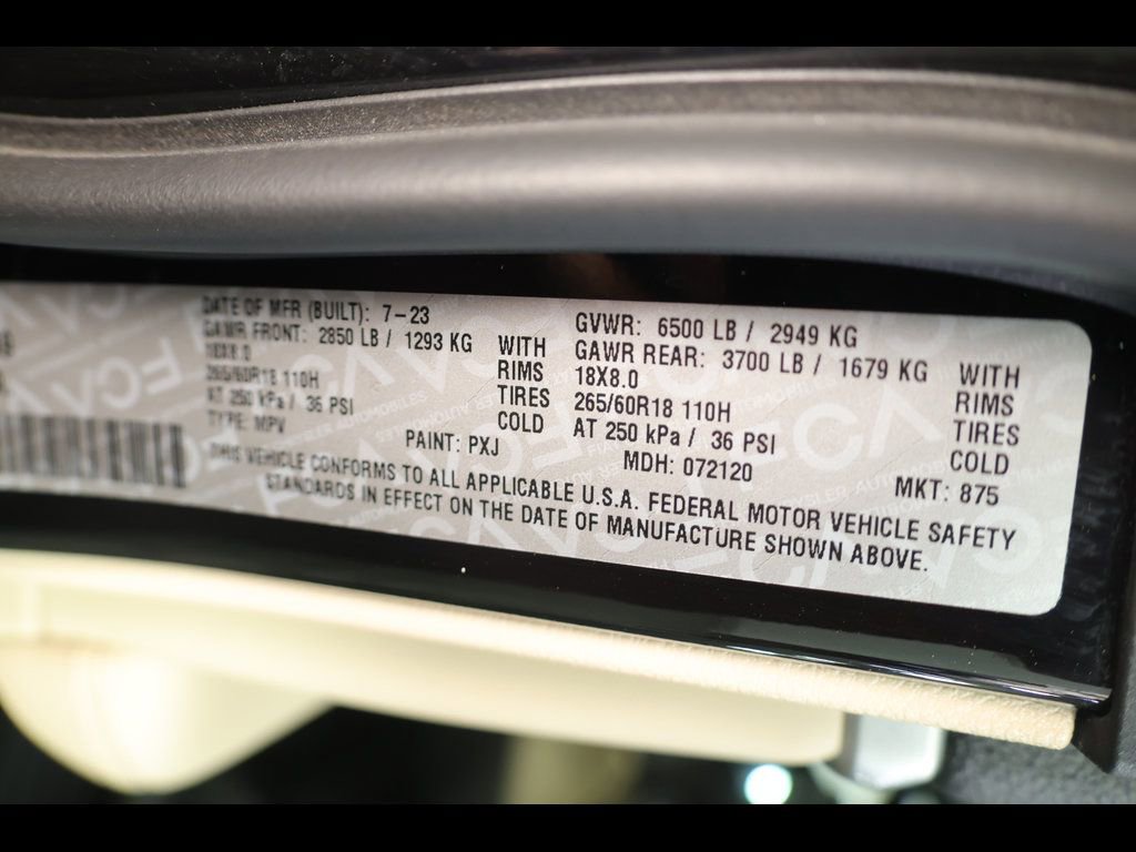 Used 2023 Jeep Grand Cherokee L Limited w/ Luxury Tech Group II image 34