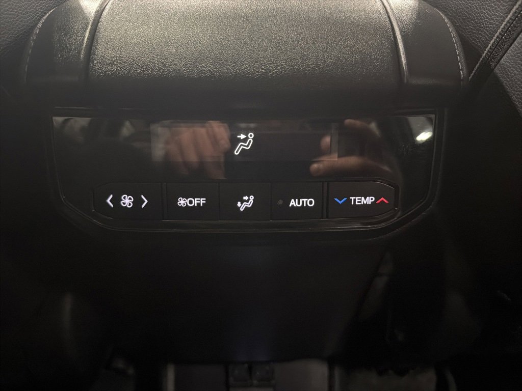 Used 2024 Toyota Highlander XLE image 33
