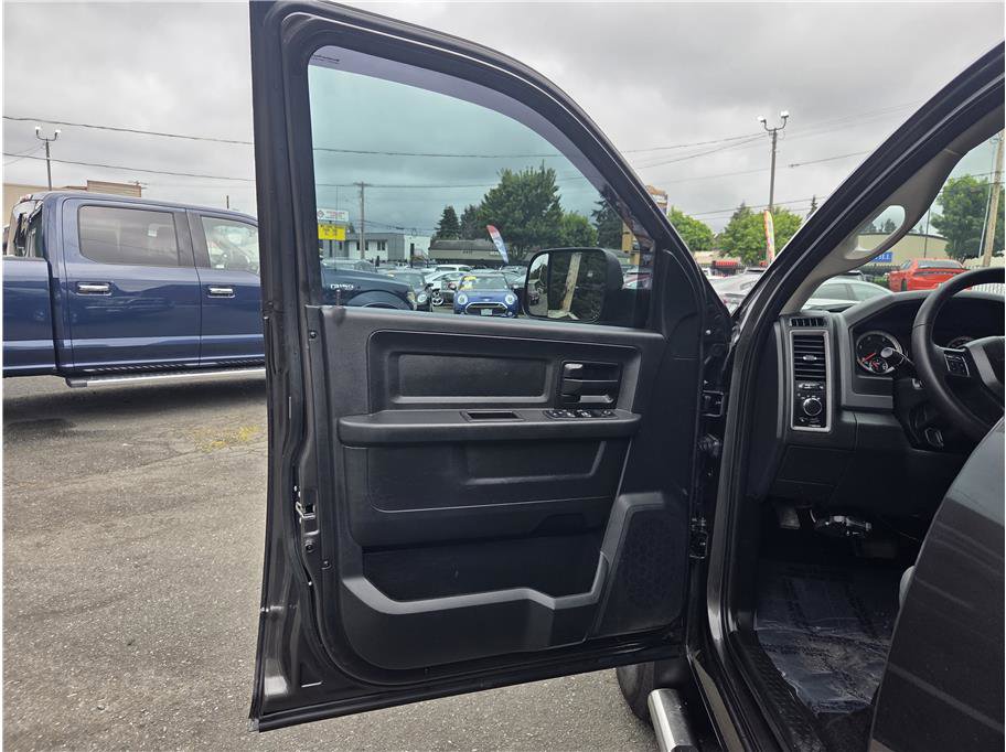 Used 2017 RAM 2500 Tradesman w/ Chrome Appearance Group RWD image 29